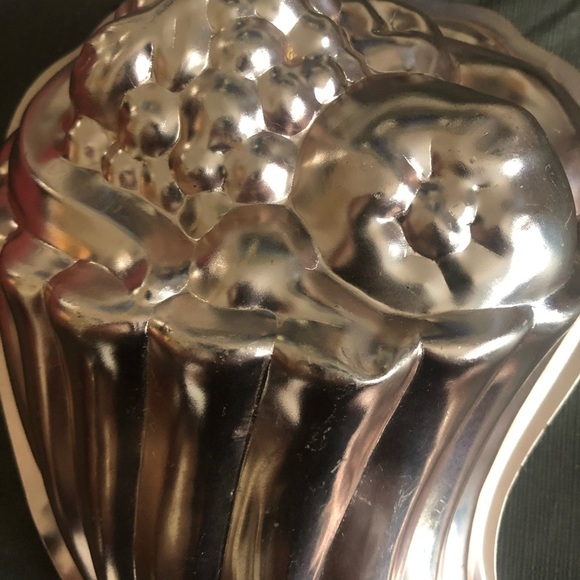 Vintage copper coloured Cornucopia jello mold- shabby chic decor- collectible - Picture 2 of 8